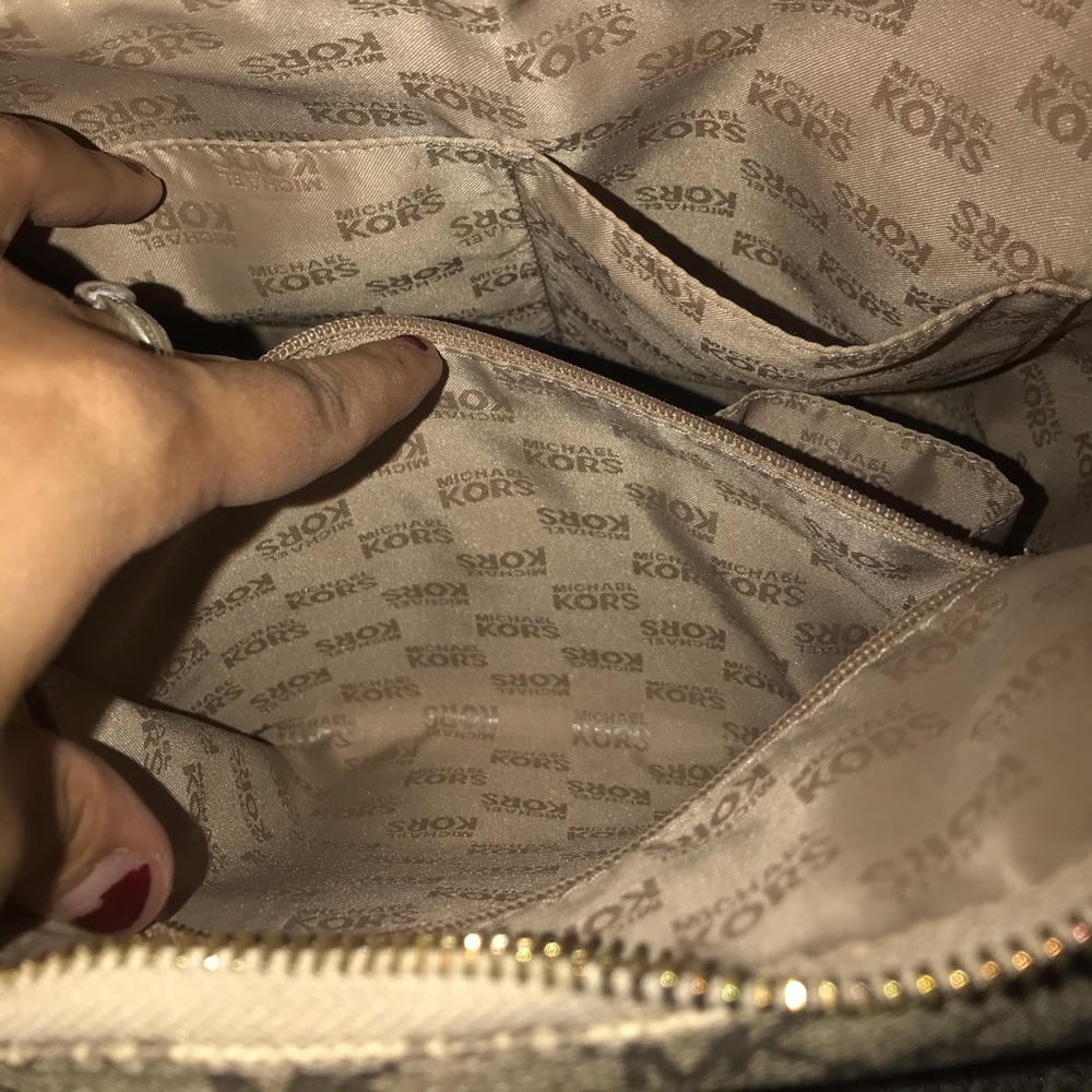 Michael Kors HOBO bag - Picture 7 of 7